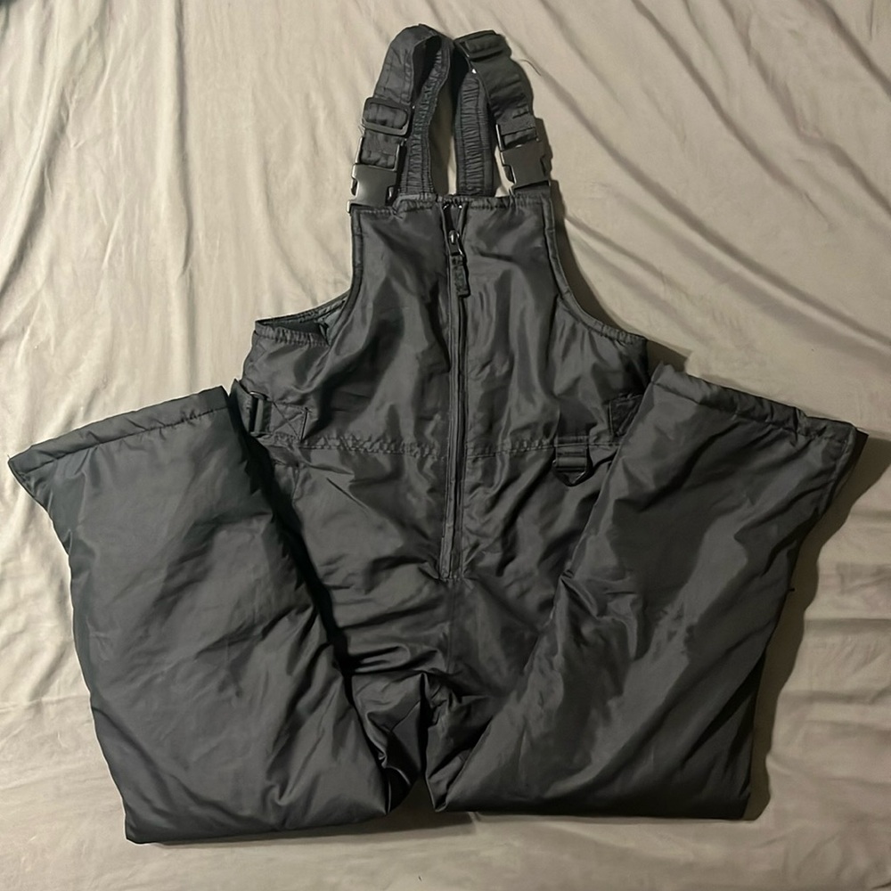 Kids unisex size 6x/7 black snow bibs